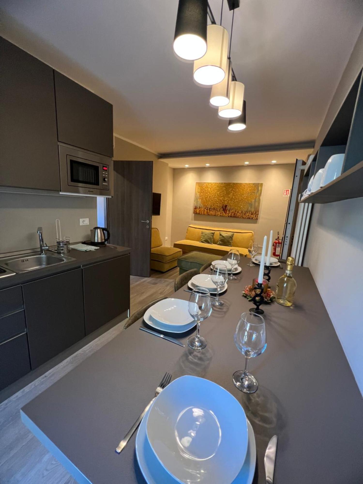 Blue Moon - Via Parigi Apartments Aosta Exterior foto