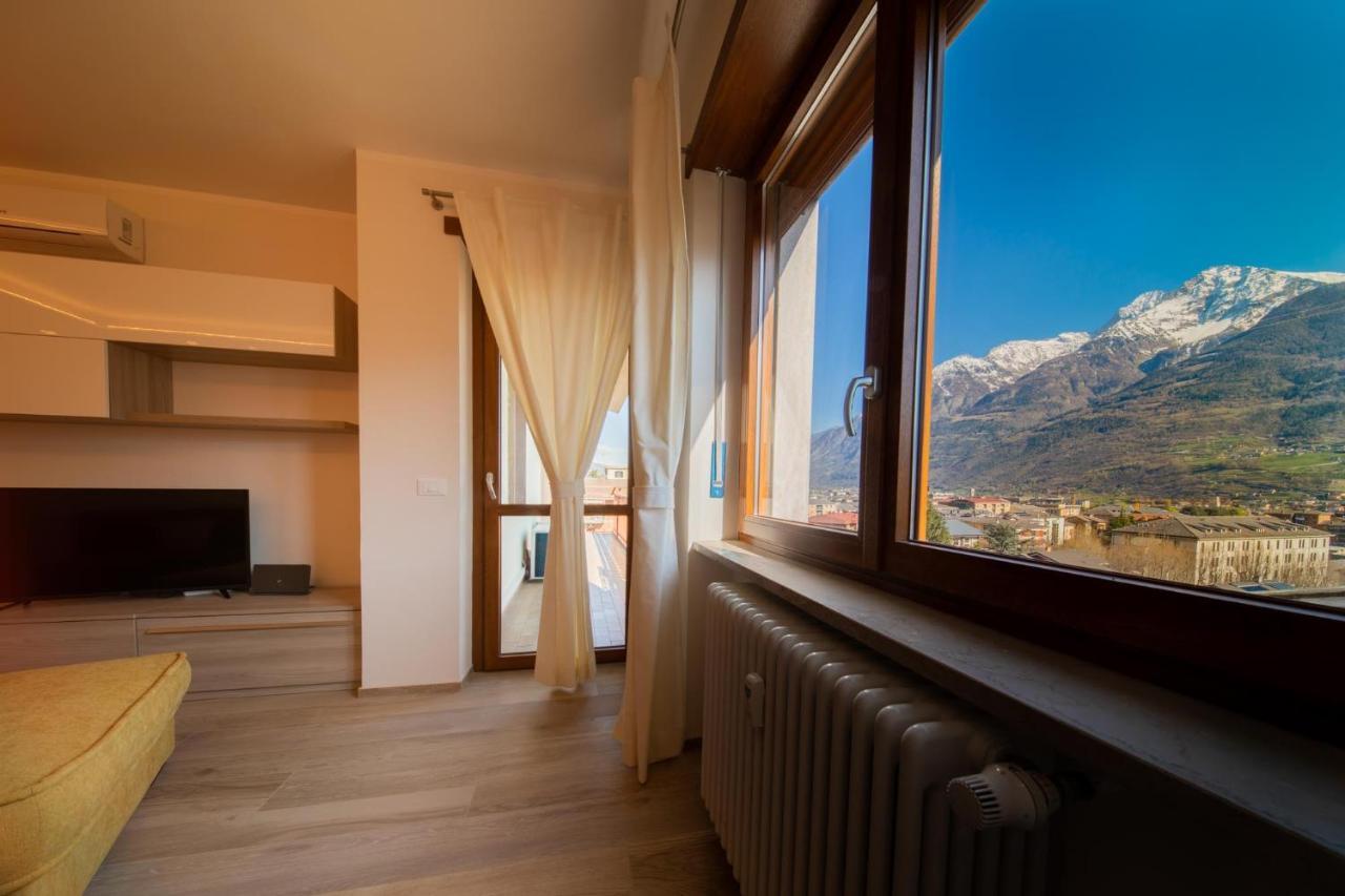 Blue Moon - Via Parigi Apartments Aosta Exterior foto